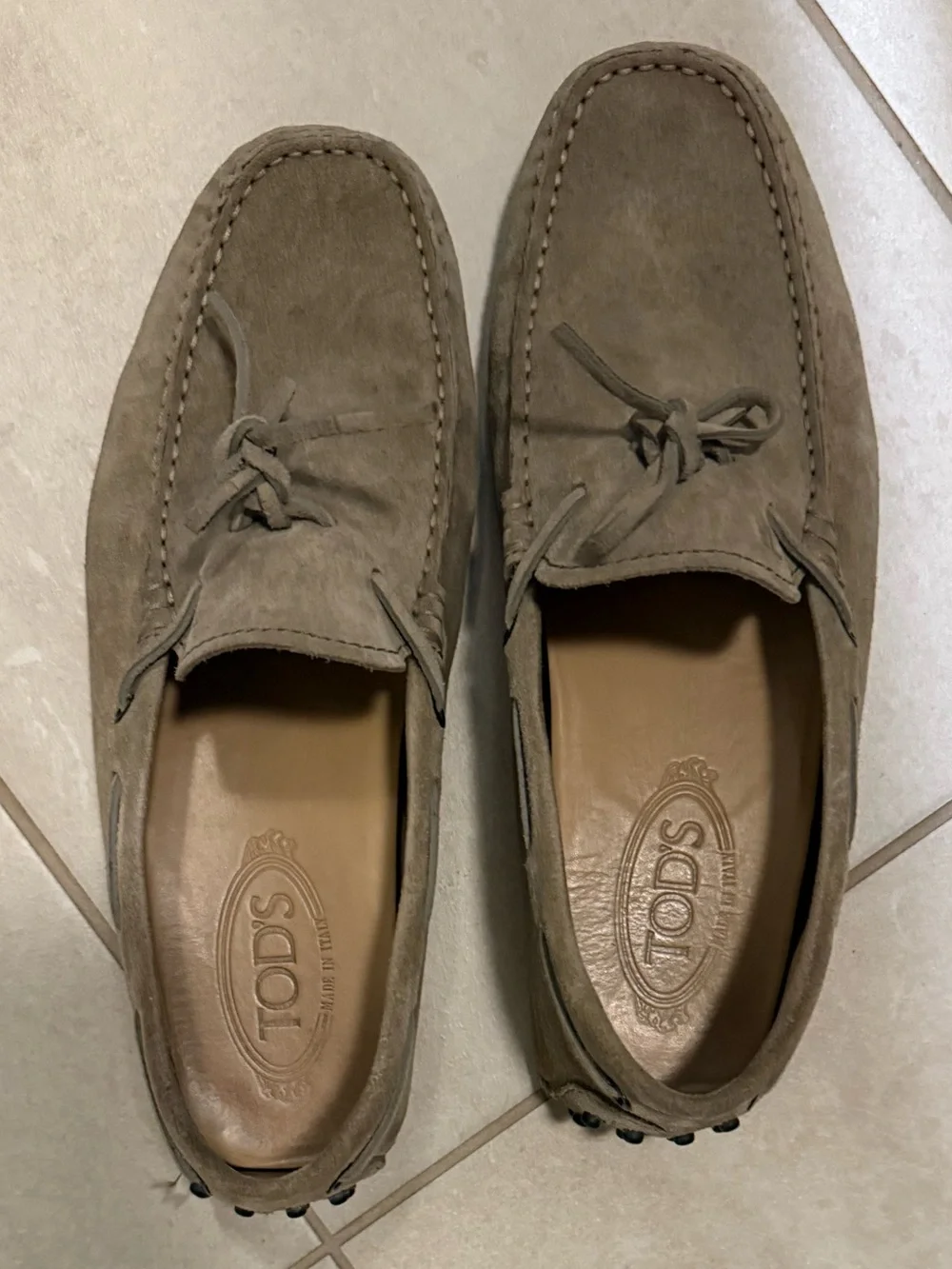 TOD'S Men’s Driving Mocassin Suede Driving Loafers in Taupe Brown Camel size 6.5